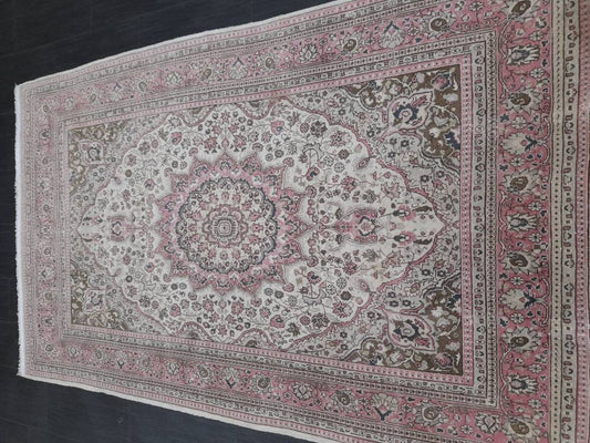Muted Persian RUG Muted Vintage 4.3 x 7 Rug Vintage Rug Fine Knotted Rug Pink Wool Oushak Rug Hand Made Rugs Vintage Turkish Rug Elegant Rug