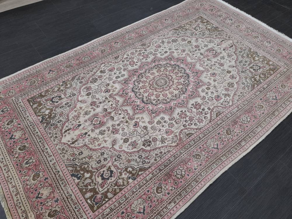 Muted Persian RUG Muted Vintage 4.3 x 7 Rug Vintage Rug Fine Knotted Rug Pink Wool Oushak Rug Hand Made Rugs Vintage Turkish Rug Elegant Rug