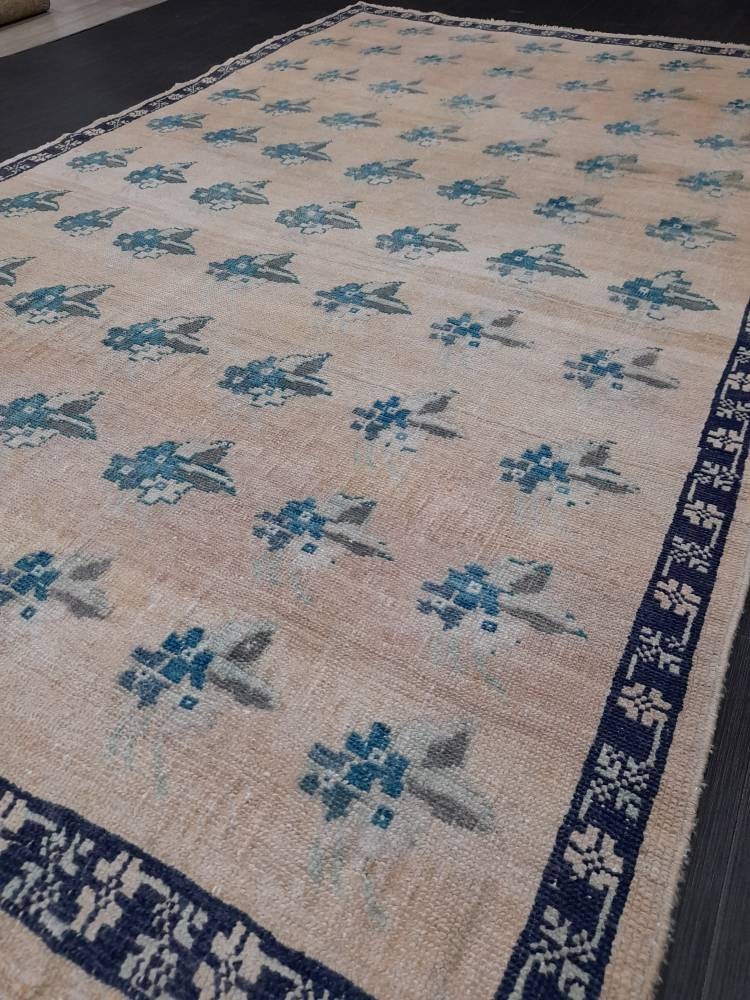Muted OUSHAK RUG 5.5 x 9.2 Muted Vintage Rug Fun Oriental Rug Distressed Wool Oushak Rug Hand Made Rugs Vintage Turkish Rug 6x9 Persian rug
