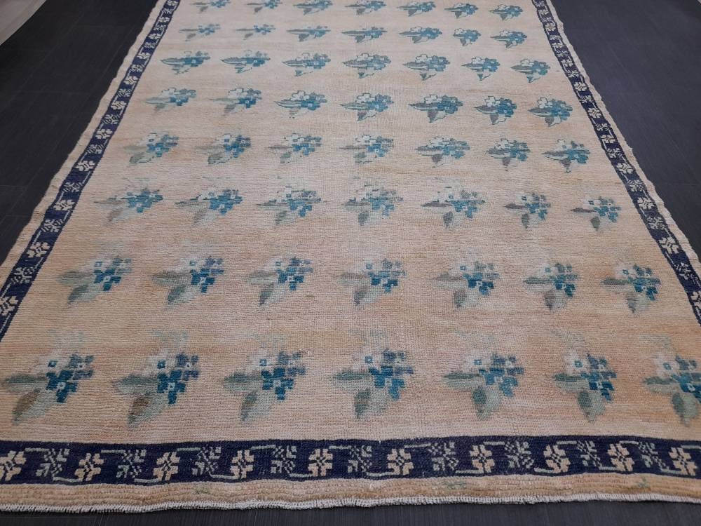 Muted OUSHAK RUG 5.5 x 9.2 Muted Vintage Rug Fun Oriental Rug Distressed Wool Oushak Rug Hand Made Rugs Vintage Turkish Rug 6x9 Persian rug