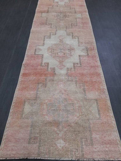 Muted Vintage Oriental Runner Rug 2.8 x 10.5 Muted Oushak Turkish Runner Rug Short Vintage Muted Runner Rug Hallway Runner Soft Wool Runner