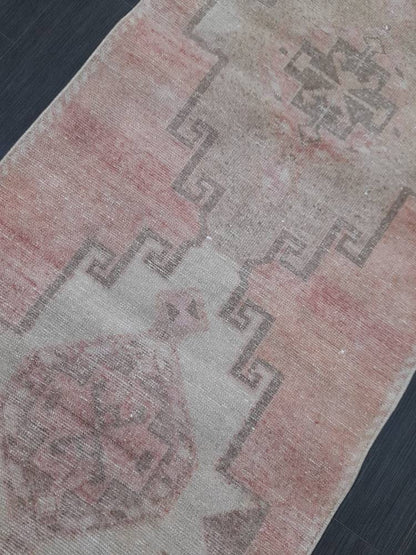 Muted Vintage Oriental Runner Rug 2.8 x 10.5 Muted Oushak Turkish Runner Rug Short Vintage Muted Runner Rug Hallway Runner Soft Wool Runner