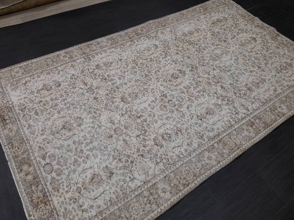 Neutral Vintage TURKISH 5.5 x 9.5 Rug Vintage Rug Vintage Muted Oriental Rug Wool Hand Knotted Rug Hand Made Rugs Antique Turkish Rug