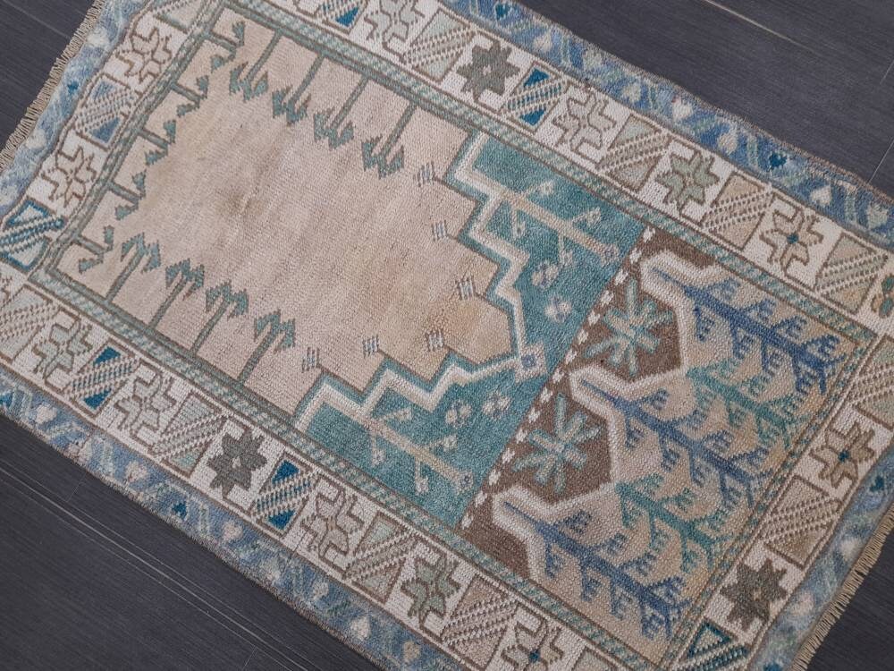 Muted Vintage Rug Muted Turkish 2.6 x 3.8 Rug Oushak Rug, Rustic Rug, Muted Rug, Vintage Turkish Rug, Farmhouse Rug, Vintage Rug, Wool rug