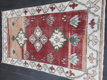 Floral Vintage Rug 2.7 x 4.6 Rug  Oushak Rug, Wool Oriental Rug Hand Made Rug Persian Rug, Vintage Turkish Rug Hand Knotted Wool Rug