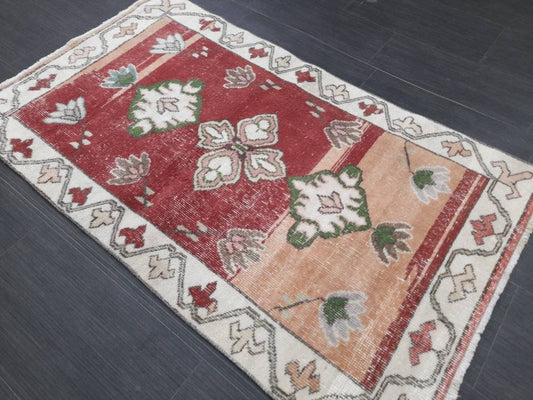 Floral Vintage Rug 2.7 x 4.6 Rug  Oushak Rug, Wool Oriental Rug Hand Made Rug Persian Rug, Vintage Turkish Rug Hand Knotted Wool Rug