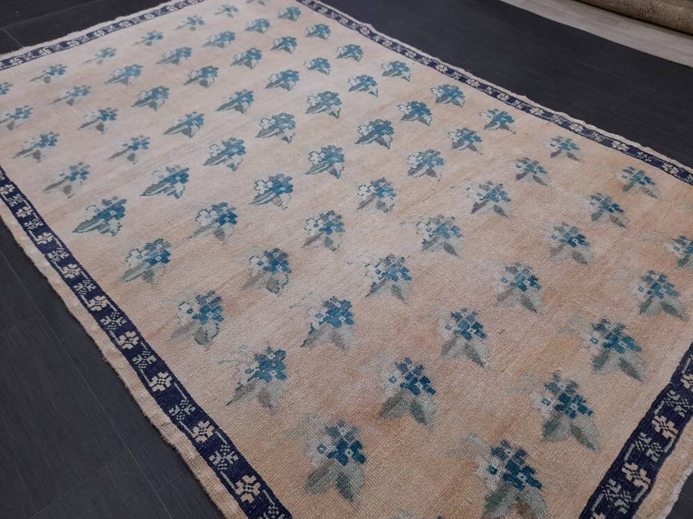 Muted OUSHAK RUG 5.5 x 9.2 Muted Vintage Rug Fun Oriental Rug Distressed Wool Oushak Rug Hand Made Rugs Vintage Turkish Rug 6x9 Persian rug