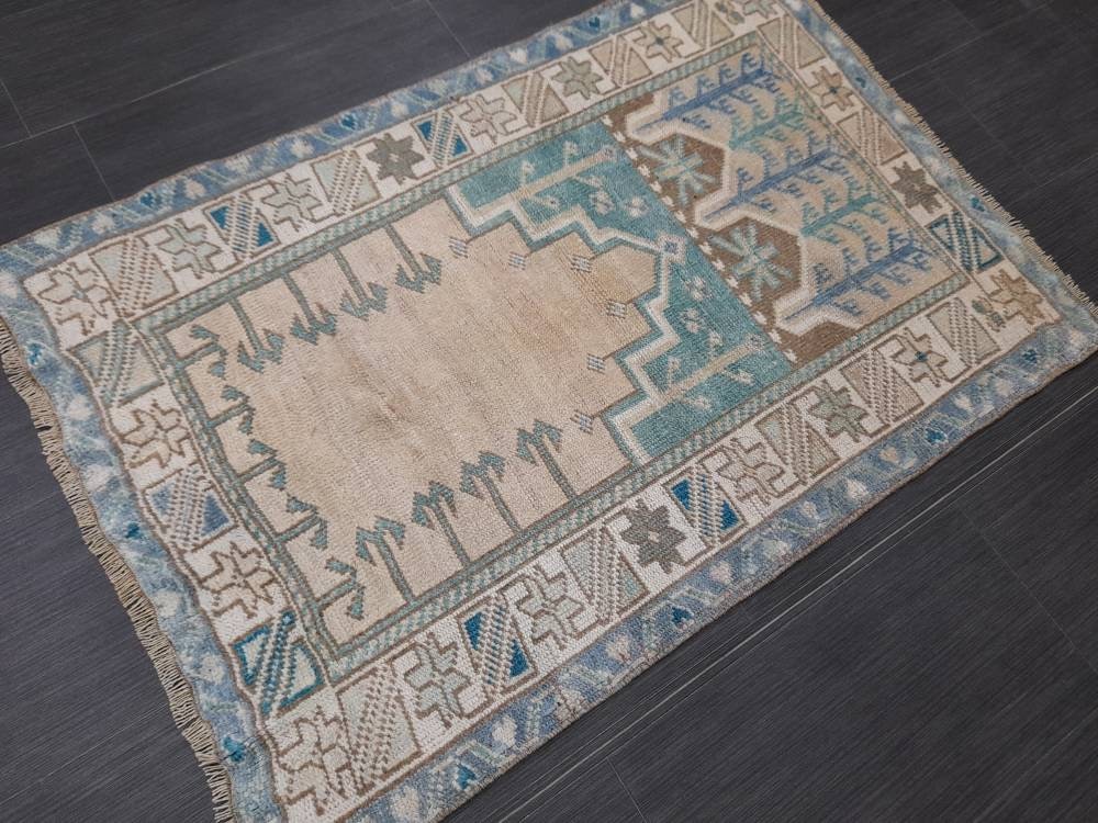 Muted Vintage Rug Muted Turkish 2.6 x 3.8 Rug Oushak Rug, Rustic Rug, Muted Rug, Vintage Turkish Rug, Farmhouse Rug, Vintage Rug, Wool rug