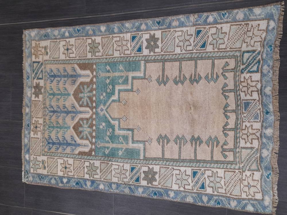 Muted Vintage Rug Muted Turkish 2.6 x 3.8 Rug Oushak Rug, Rustic Rug, Muted Rug, Vintage Turkish Rug, Farmhouse Rug, Vintage Rug, Wool rug