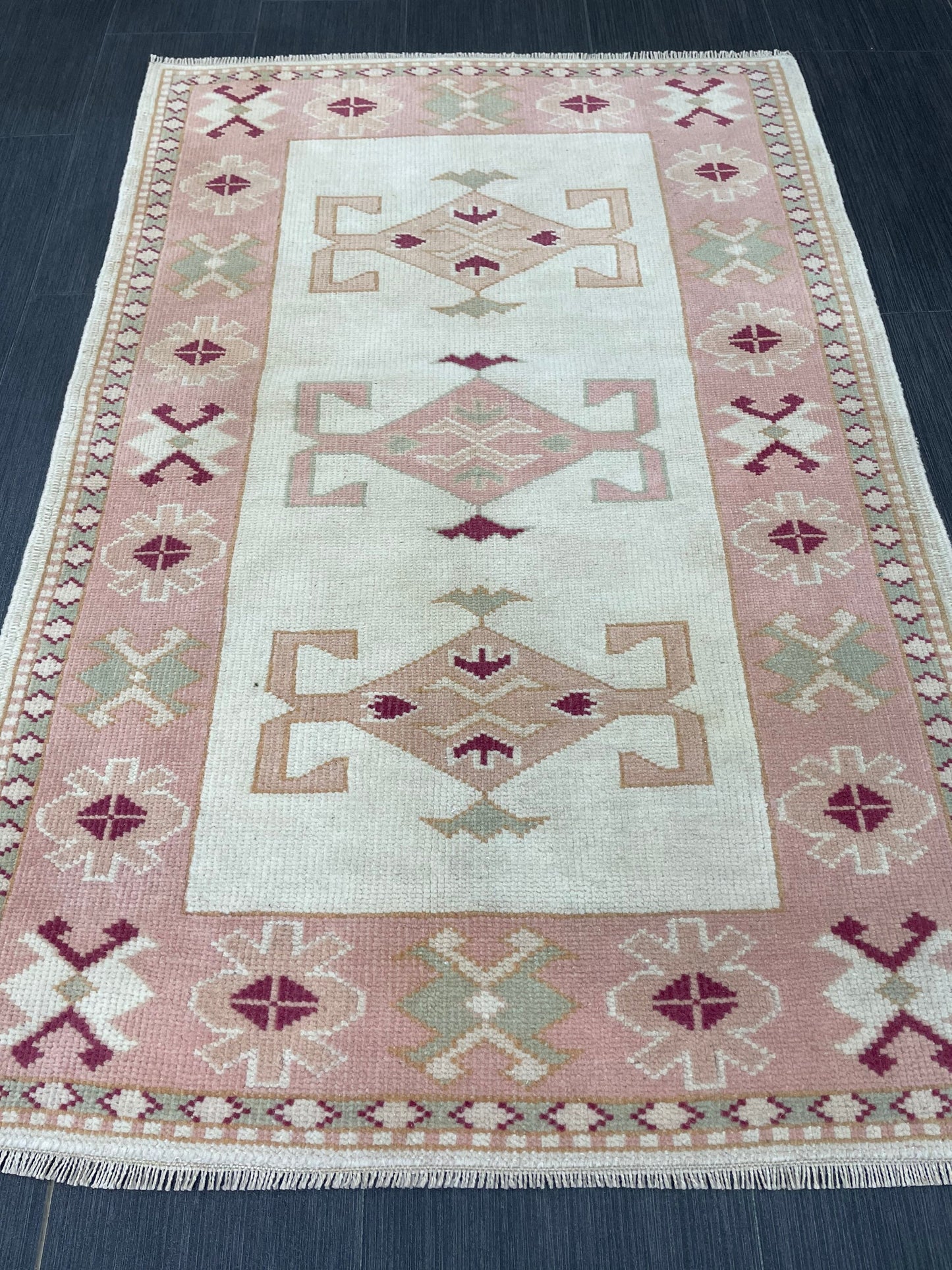 Vintage Rug 2.7 x 4.2 Natural Wool Handmade Rug, Oushak Rug, Rustic Rug, Pink Rug, Turkish Rug, Farmhouse Rug, Vintage Rug, Wool rug