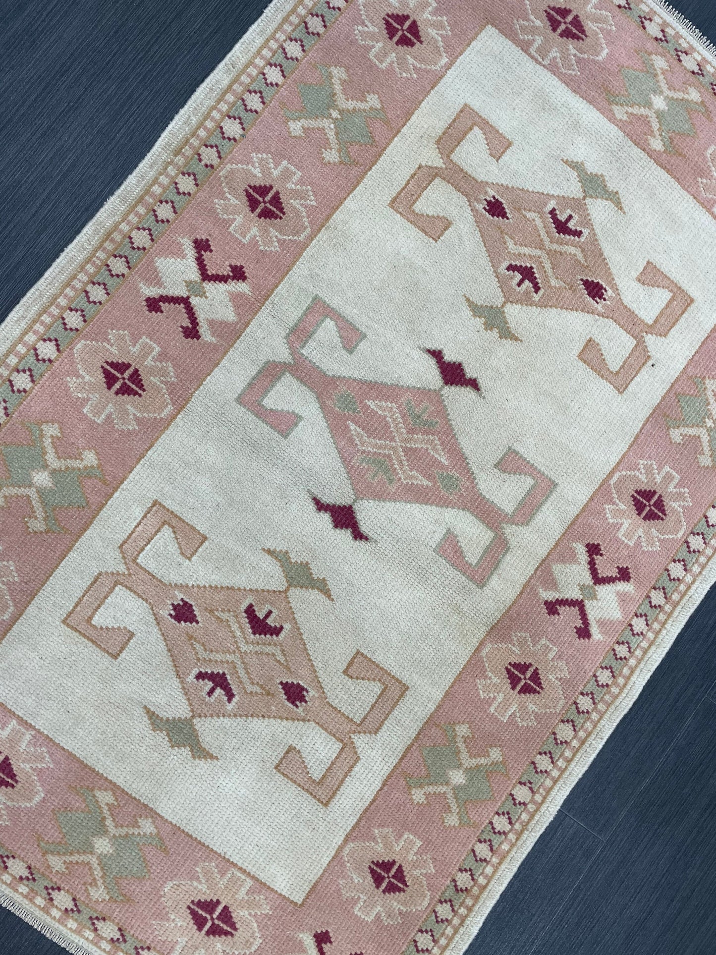 Vintage Rug 2.7 x 4.2 Natural Wool Handmade Rug, Oushak Rug, Rustic Rug, Pink Rug, Turkish Rug, Farmhouse Rug, Vintage Rug, Wool rug