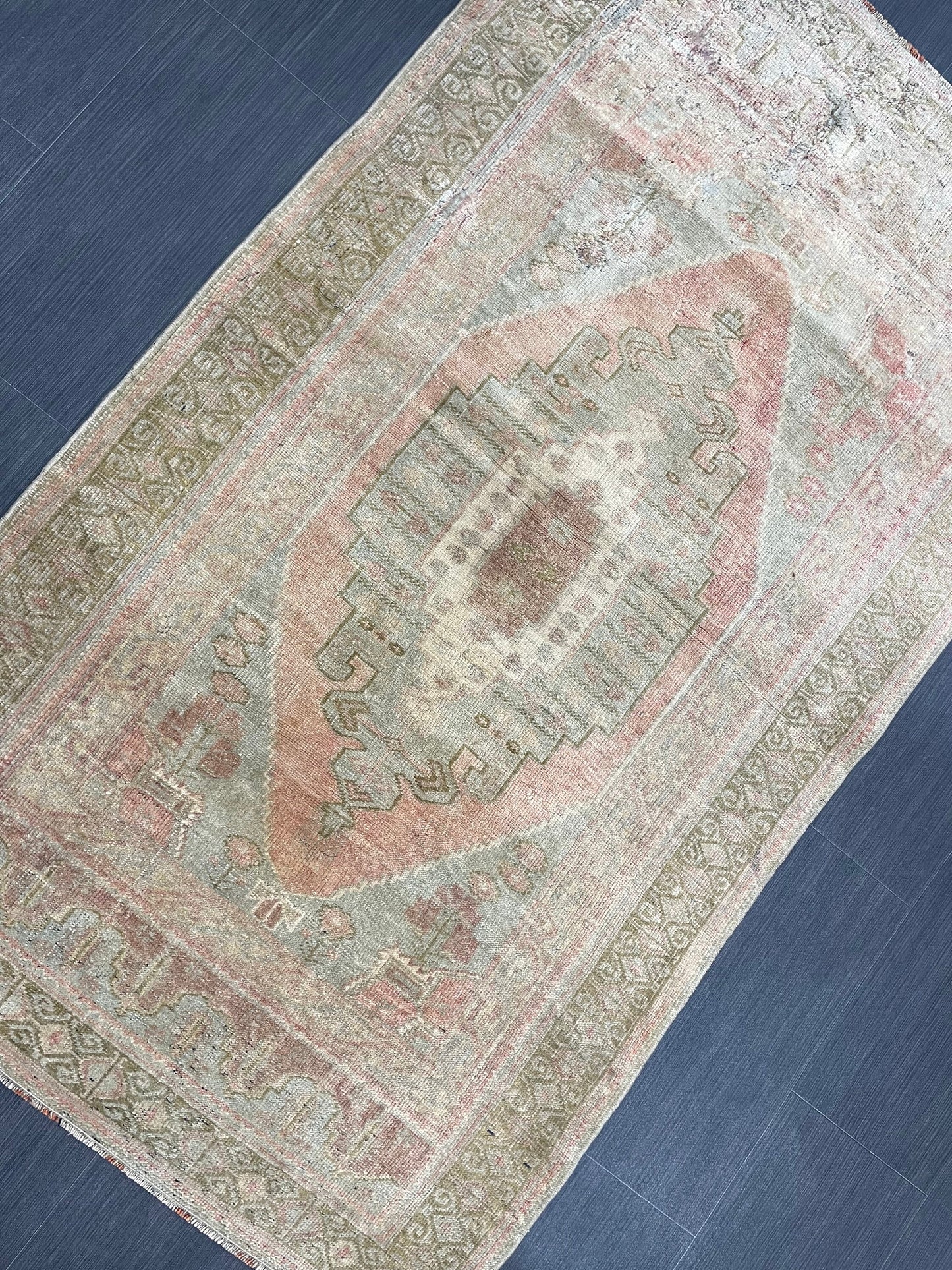 Vintage Handmade Rug Muted  3.2 x 5.6 Vintage Rug Wool Oushak Rug Distressed Rugs Vintage Turkish Rug Living Room Rug