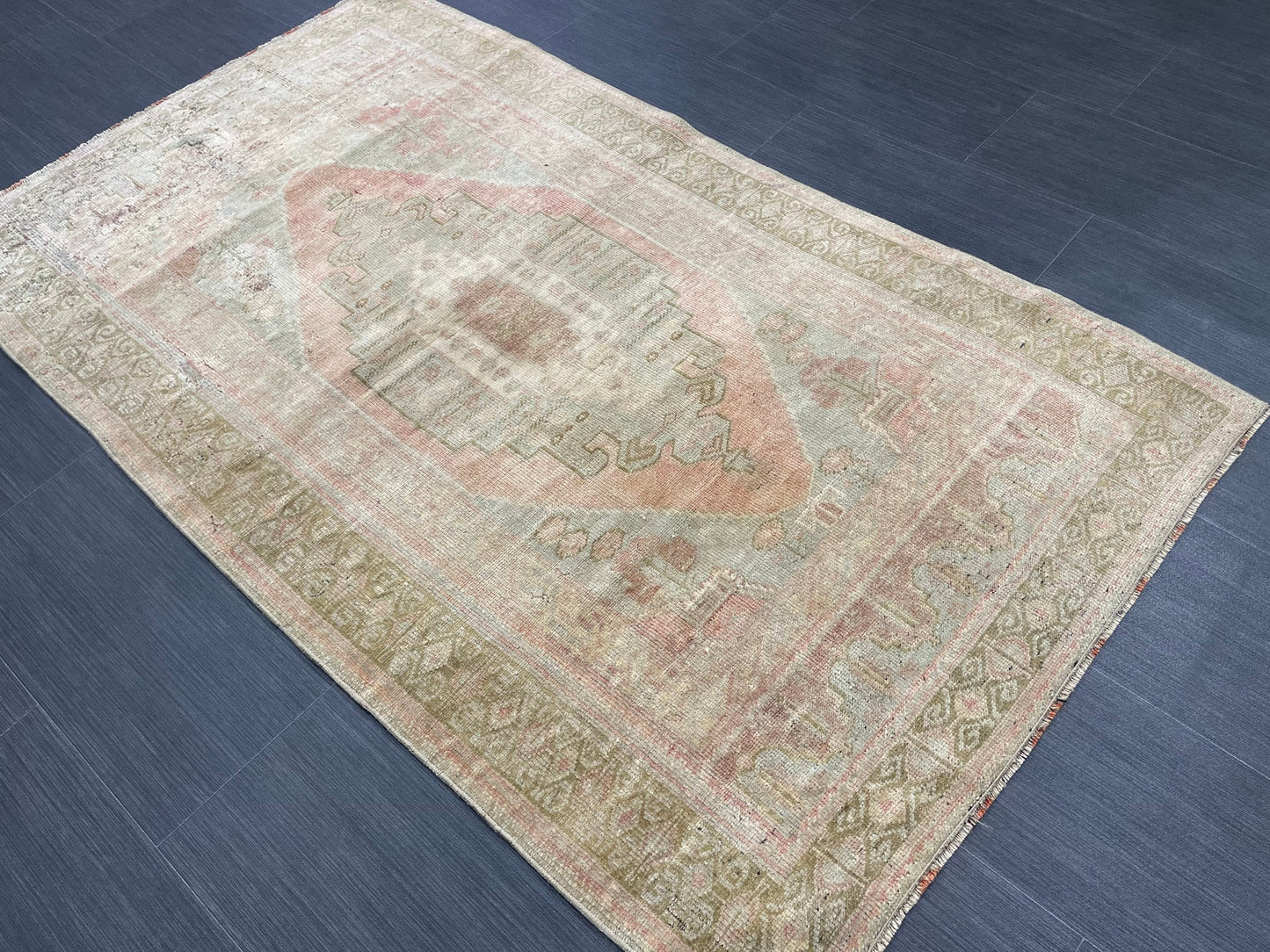 Vintage Handmade Rug Muted  3.2 x 5.6 Vintage Rug Wool Oushak Rug Distressed Rugs Vintage Turkish Rug Living Room Rug