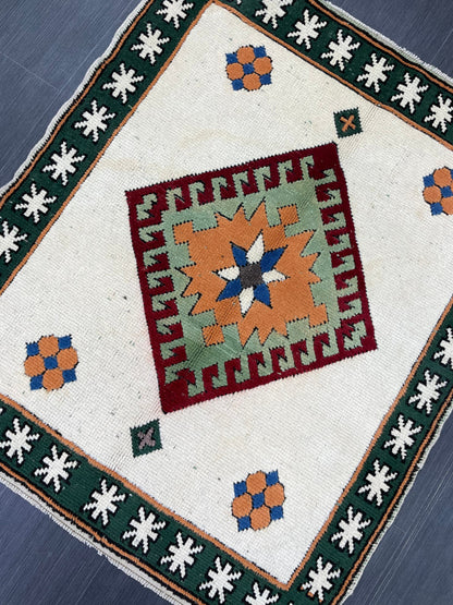 Muted Persian Rug 3.5 x 4.2 Wool Rug, Oushak Rug, Rustic Rug, Bohemian Rug, Farmhouse Rug, Vintage  Persian Rug