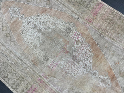 Muted OUSHAK 5 x 9.6 RUG TURKISH Oushak Neutral Rug Vintage Wool Large Rug Hand Made Rugs Vintage Turkish Rug Vintage Living room rug