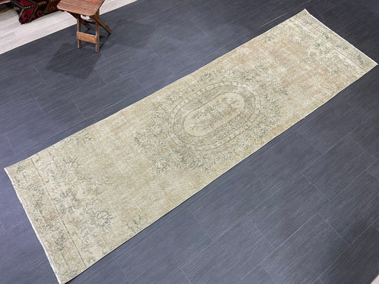 Oushak Runner Rug 2.7 x 9.4 Muted Turkish Runner Rug Green Vintage Neutral Runner Rug Hallway Natural Runner Kitchen Runner Rug Wool Runner