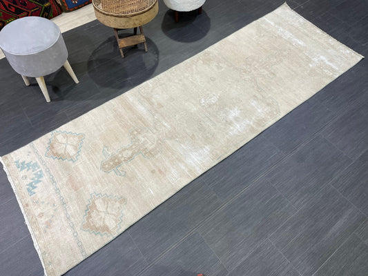 Vintage Runner Rug Muted Distressed Runner 2.7 x 8.2 Rug Turkish Runner Rug Pink Vintage Runner Rug Hallway Runner Rug Wool Antique Runner