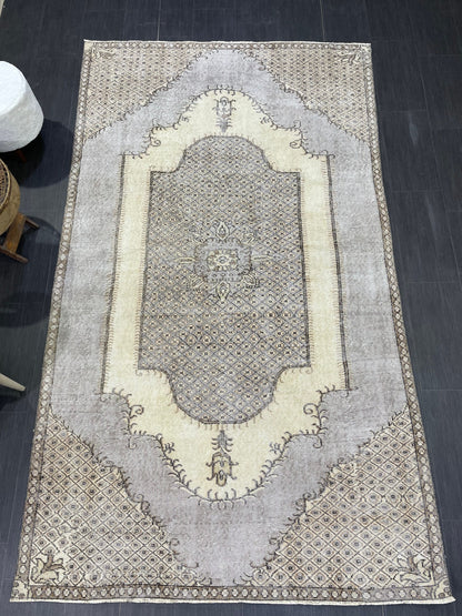 Handmade Vintage Rug, Turkish 5.2 x 9 Rug, Muted Hand Knotted Wool Rug, Handmade Rug, Antique Rug,