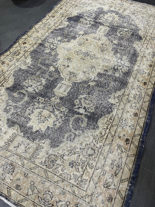 Turkish Rug, Pastel colors Vintage Rug, Handmade Oushak 4.5 x 8 Rug, Distressed Denim Blue Rug, Wool Pile Rug Rustic Rug, Hand Knotted Rug