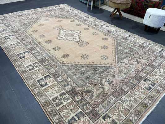 Vintage Rug, Handmade 6.5 x 10 Rug, Vintage Turkish Rug, Oushak Rug, Turkish Oushak Rug, Hand Knotted Soft Wool Rug Distressed Rug