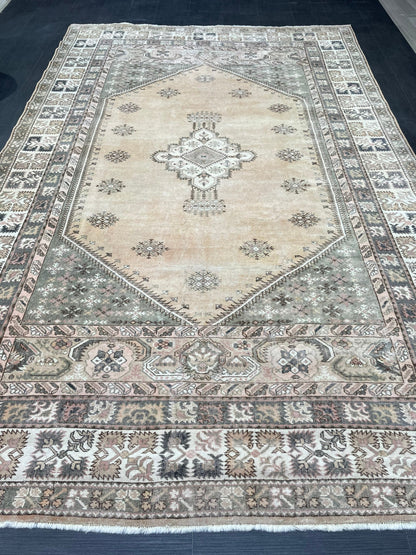 Vintage Rug, Handmade 6.5 x 10 Rug, Vintage Turkish Rug, Oushak Rug, Turkish Oushak Rug, Hand Knotted Soft Wool Rug Distressed Rug