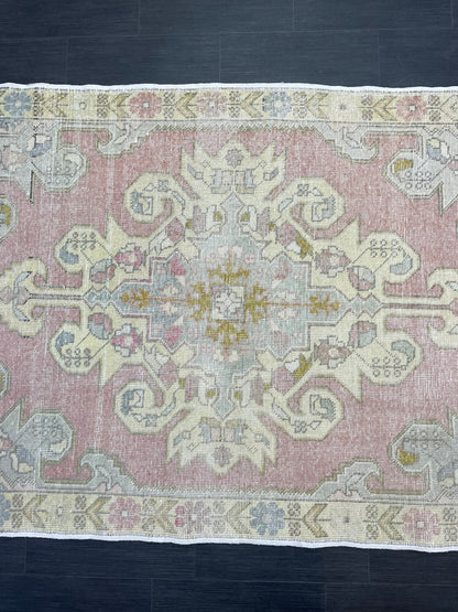 Vintage Rug, Persian Rug, Muted Handmade 4.7 x 7.4 Rug, Natural Wool Oushak Rug Hand Knotted, Vintage Turkish Rug