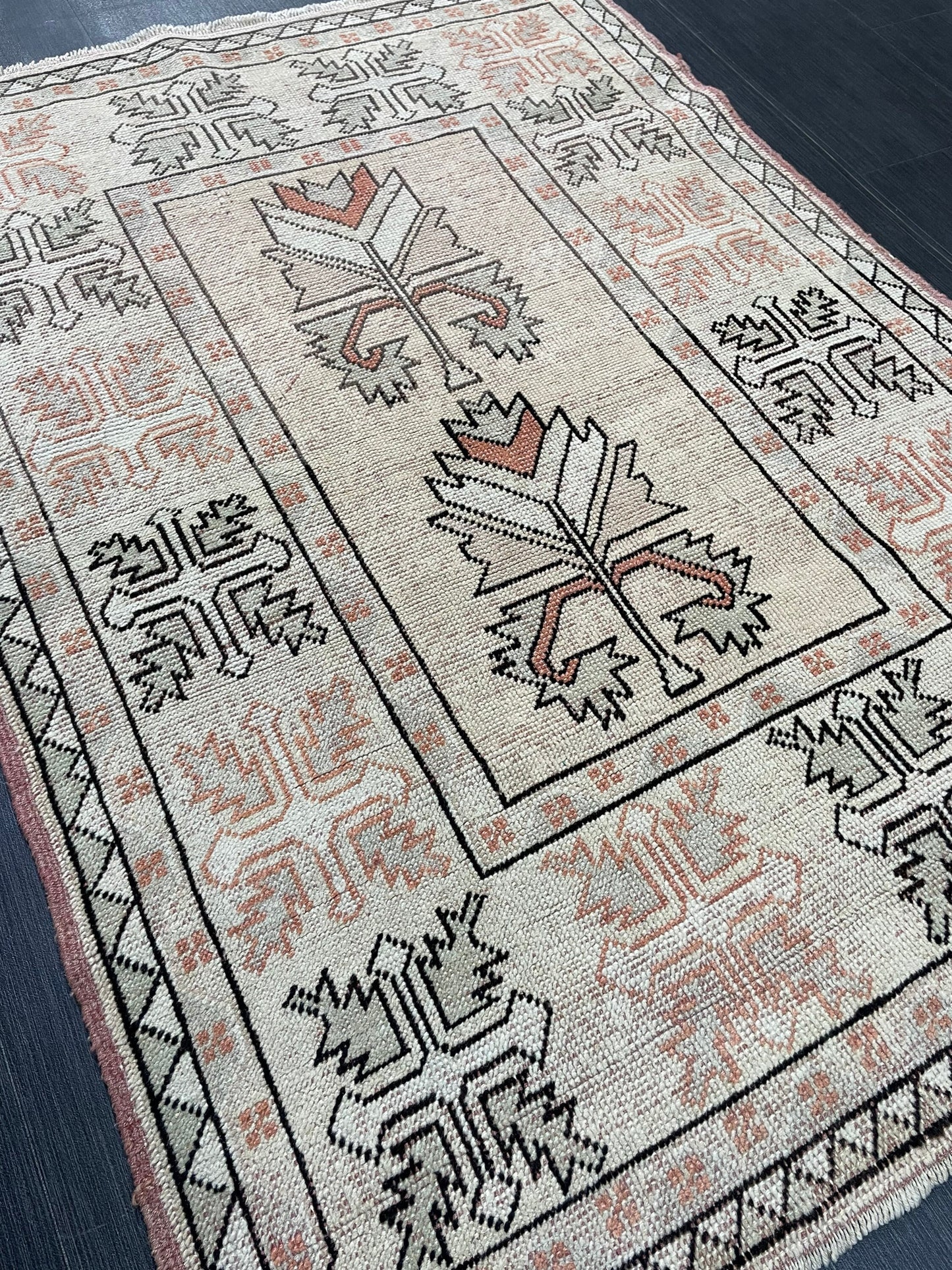 Vintage Rug, Oushak Rug, Wool Handmade  3.5 x 4.9 Rug, Persian Rug, Turkish Rug, Hand Knotted Wool Rug