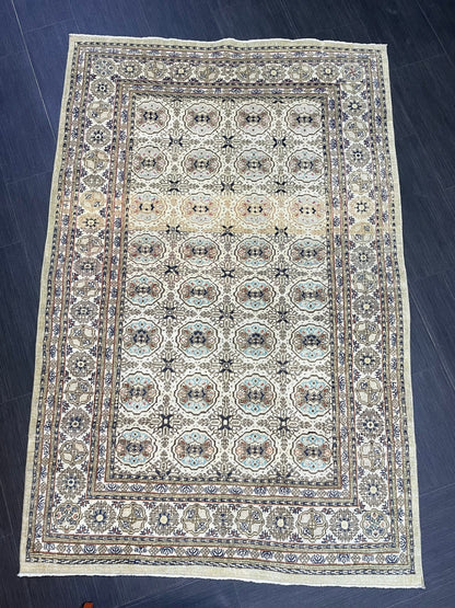 Fine Hand Knotted Rug, Vintage 4x6 Rug, Persian Rug, Turkish Rug, Oushak Rug, Handmade Rug, Rustic Rug, Wool Rug, Oriental Rug