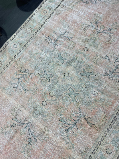Distressed Antique Rug, Vintage rug,  Muted Persian 5.9 x 9.2 Rug, turkish Rug, Pink Oushak rug, Handmade Rug, Hand Knotted Rug,
