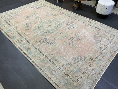 Distressed Antique Rug, Vintage rug,  Muted Persian 5.9 x 9.2 Rug, turkish Rug, Pink Oushak rug, Handmade Rug, Hand Knotted Rug,