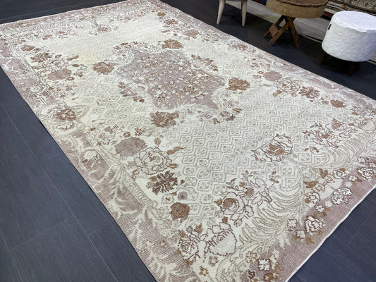 Turkish Rug, Antique Rug, Neutral 5.10 x 9.4 Rug, Persian RUG, Oushak Rug, Hand knotted Rug, Distressed Rug, Vintage Rug, Handmade Rug,