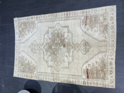 Antique Rug, Vintage 4.4 x 6.7 Rug, Turkish Wool Rug, Oushak Rug, Fine Hand Knotted Rug, Persian Rug, Handmade Rug