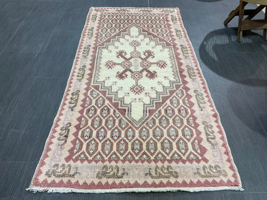 Vintage Rug, Oriental Handmade Rug, 2.6 x 5 Oushak Rug, Rustic Rug, Natural Wool Rug, Fun Turkish Rug, Persian Rug, Soft Wool Rug