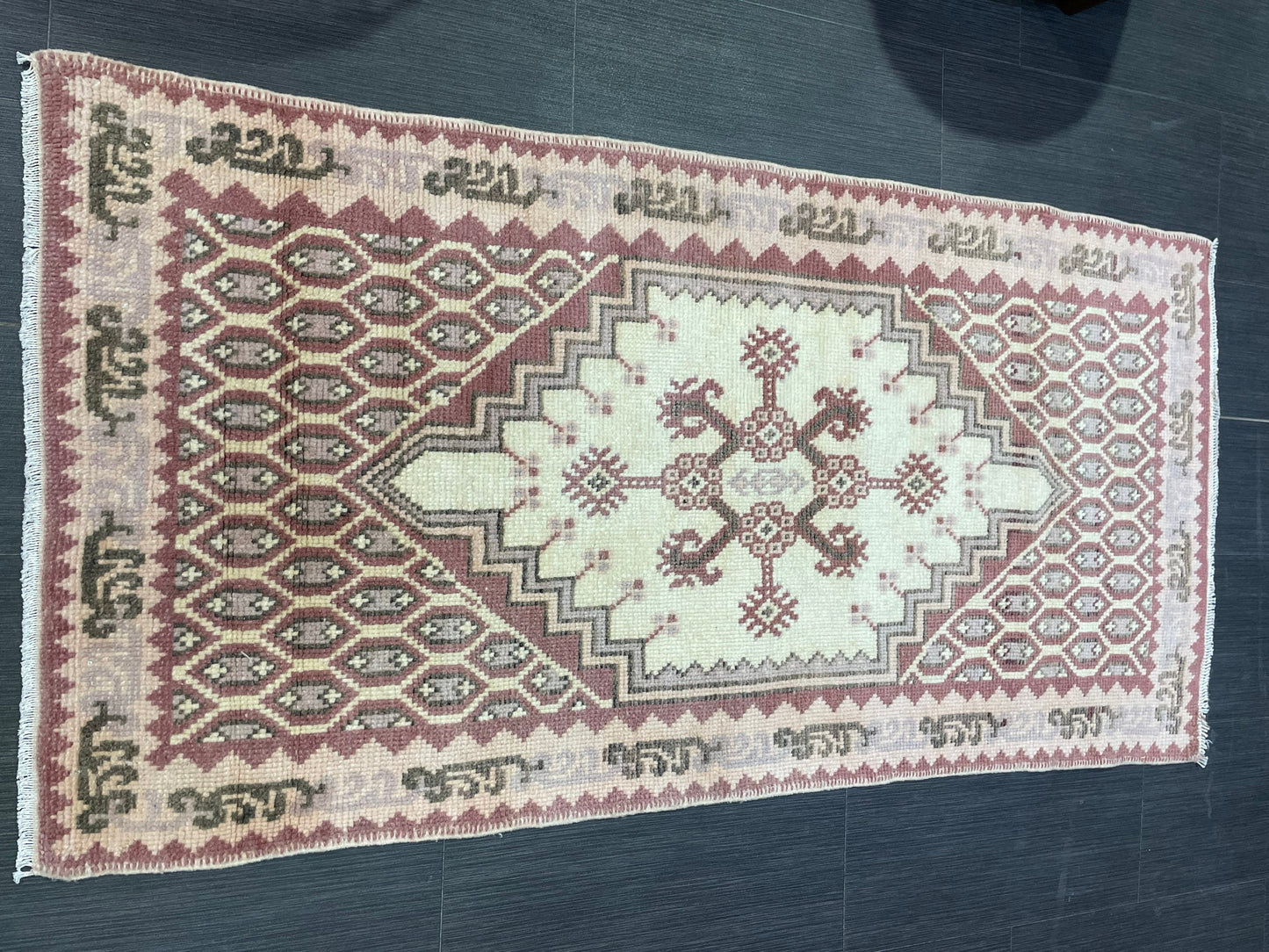 Vintage Rug, Oriental Handmade Rug, 2.6 x 5 Oushak Rug, Rustic Rug, Natural Wool Rug, Fun Turkish Rug, Persian Rug, Soft Wool Rug