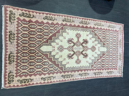 Vintage Rug, Oriental Handmade Rug, 2.6 x 5 Oushak Rug, Rustic Rug, Natural Wool Rug, Fun Turkish Rug, Persian Rug, Soft Wool Rug
