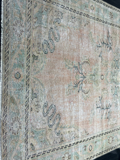 Distressed Antique Rug, Vintage rug,  Muted Persian 5.9 x 9.2 Rug, turkish Rug, Pink Oushak rug, Handmade Rug, Hand Knotted Rug,