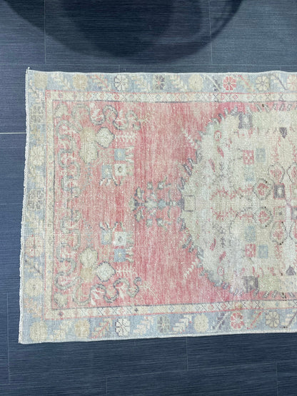 Antique Rug, Vintage 2.8 x 5 Rug, Turkish Wool Rug, Oushak Rug, Hand Knotted Rug, Persian Rug, Handmade Rug