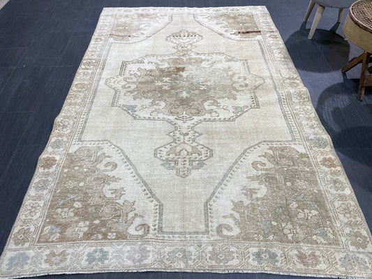 Antique Rug, Vintage 4.4 x 6.7 Rug, Turkish Wool Rug, Oushak Rug, Fine Hand Knotted Rug, Persian Rug, Handmade Rug