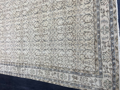 Vintage Rug, Turkish 6.8 x 10.6 Rug, Muted Livingroom Rug, Kitchen Rug, Handmade Wool Rug, Hand Knotted Rug, Oushak Rug