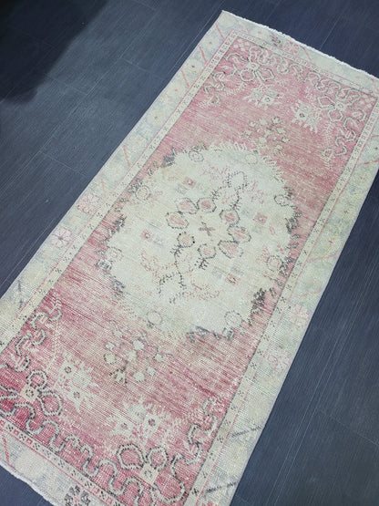Distressed Wool Handmade Rug Vintage Oushak Rug, 2.8 x 5.9 Oriental Rug, Rug Vintage Turkish Rug, Farmhouse Rug Vintage Rug Living room Rug