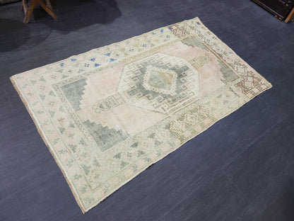Vintage Rug, Handmade Rug, Oushak Rug, 3.6 x 5.10  wool Rug, Fun Rug Turkish Rug, Farmhouse Rug, Vintage Wool Carpet Oriental Rug