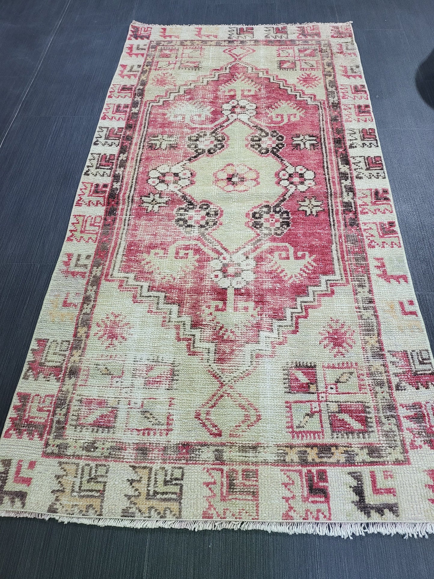 Vintage Oushak Rug, Vintage Persian 2.6 x 4.10 Rug, Wool Oushak Rug, Handmade Rugs, Vintage Turkish Rug, Hand Knotted Rug