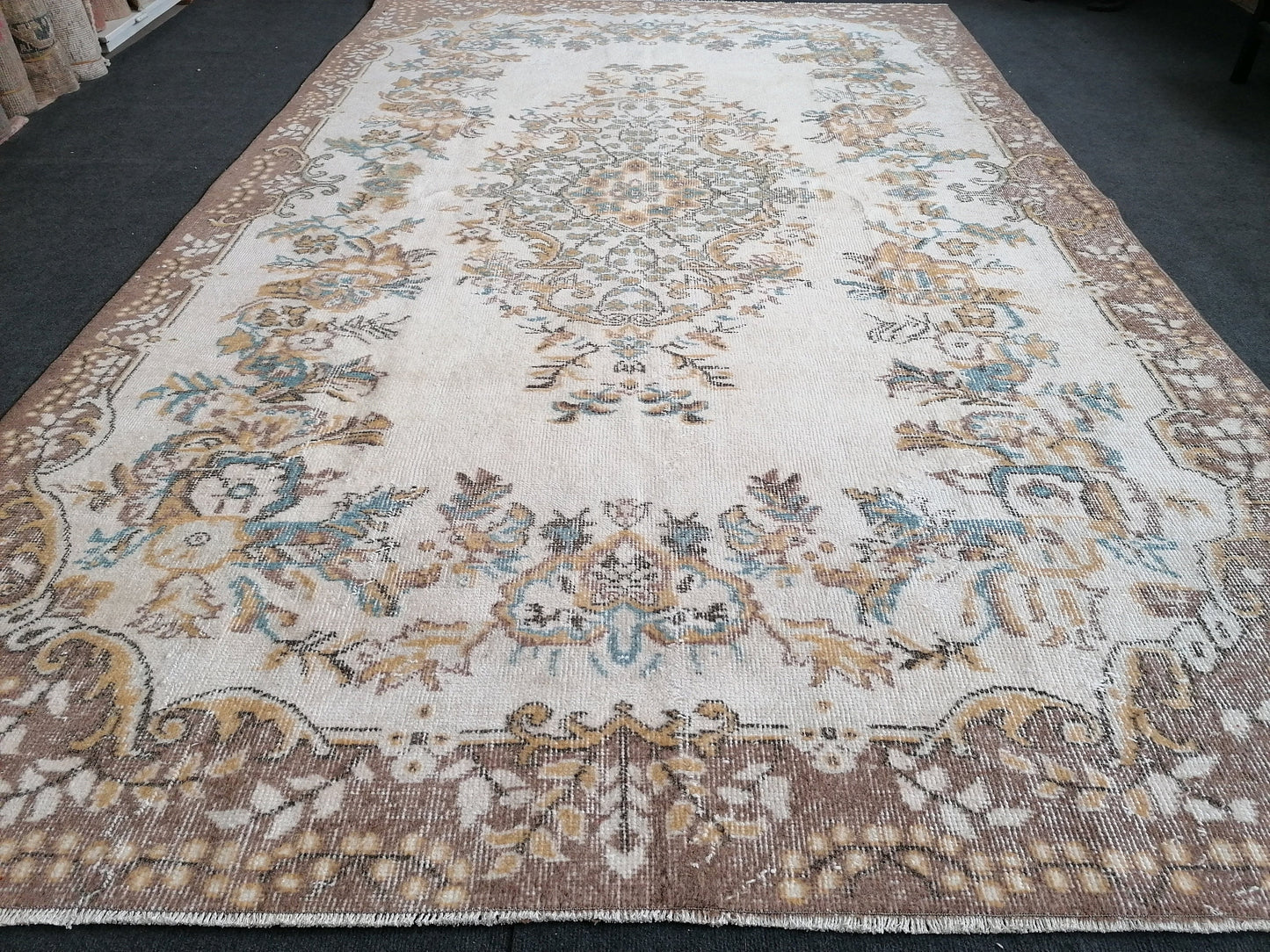 6 x 10 Large oushak rug, turkish oushak rug, vintage rug  feet vintage oushak rug, unique hand made rug,