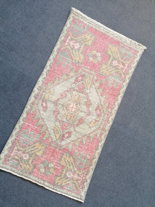 Vintage  rug,vintage oushak rug,decorative turkish rug,bohemian rug,traditional turkish decor 3x1'7 feet