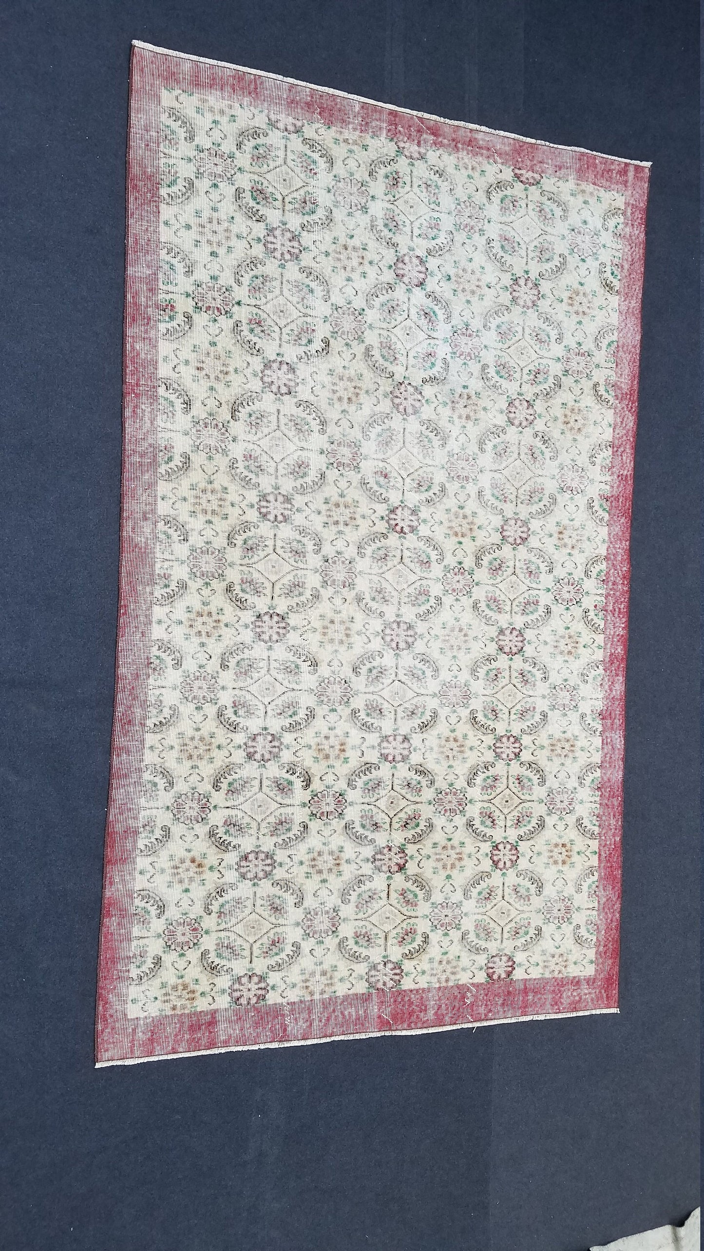 5.6 x 9 Oushak turkish rug, vintage oushak rug, vintage anatolian rug, unique handmade