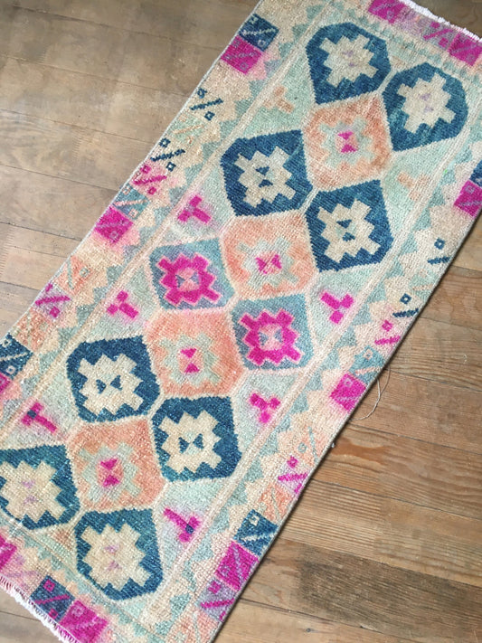 1.5 x 3.2 feet wool pink muted handmade small rug, vintage turkish kitchen mini area rug, oushak floor small bedroom rug, mini rugs