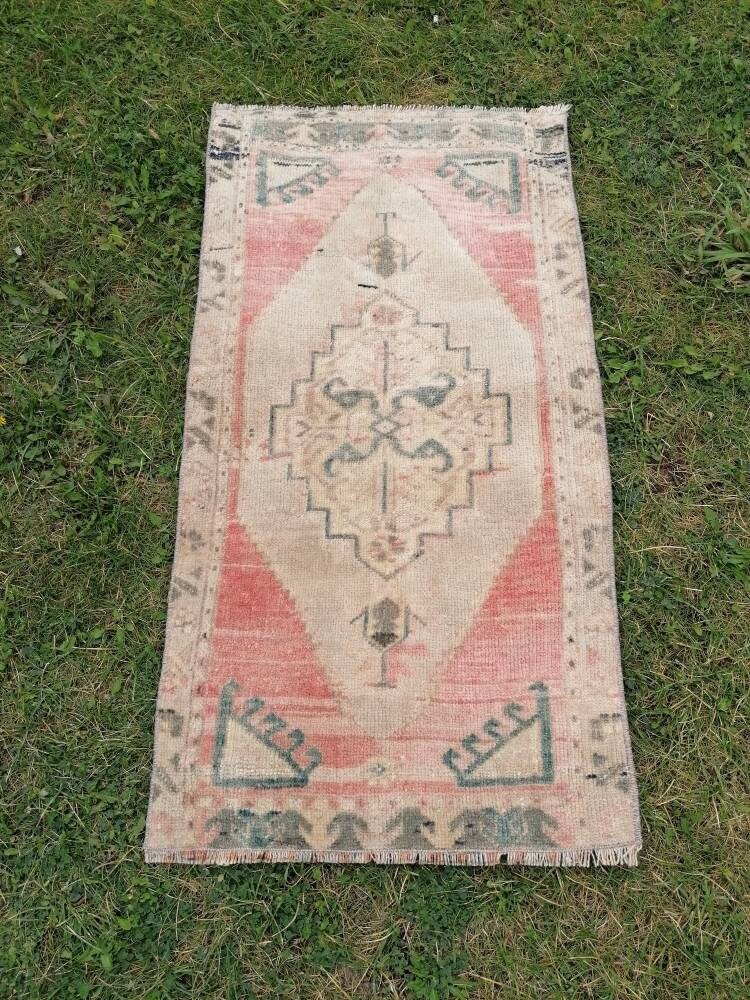 1.7 x 3 feet Turkish small rug, vintage rug, wool rug, oushak rug, bath rug