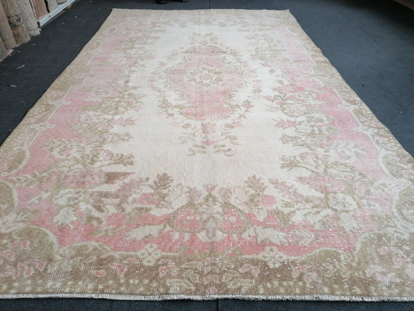 5.6 x 9.4 Large turkısh vıntage rug vıntage oushak rug,