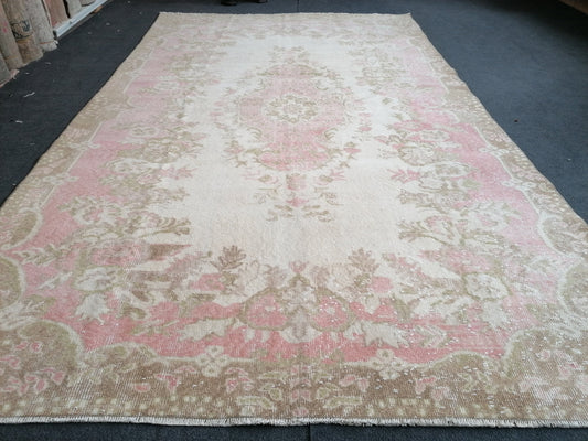 5.6 x 9.4 Large turkısh vıntage rug vıntage oushak rug,