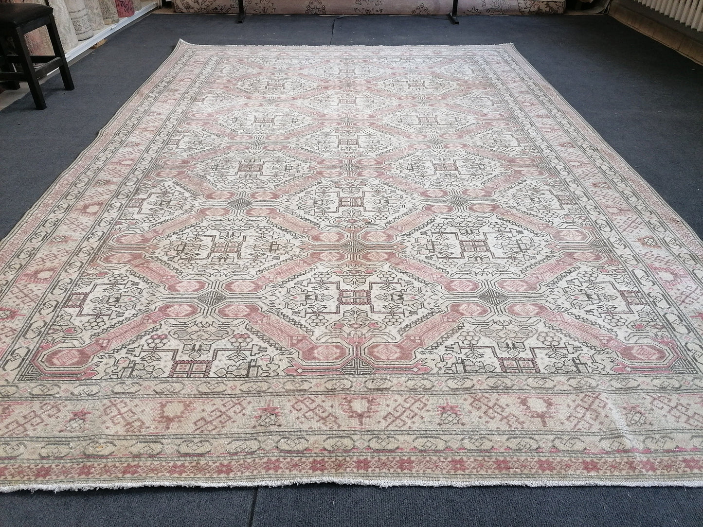 Larger vintage rug 6.4 x 9.5 oushak rug, vintage anatolian rug,kitchen rug unique handmade rug